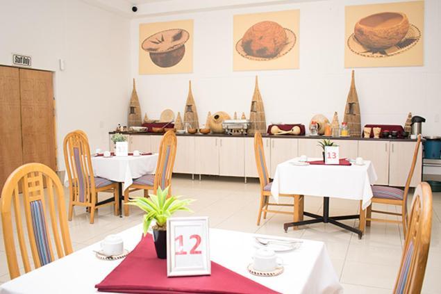 Ekamuti Town Lodge Oniihandi Esterno foto